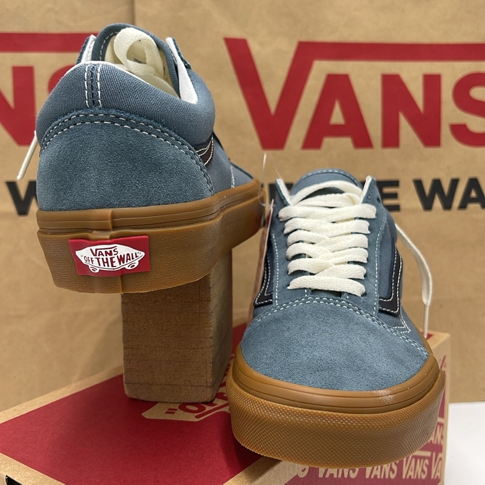 Vans WMNS Old Skool
Vintage Gum Stormy Weather
VN0A5KRSRV2 Sneakers - Picture 8 of 16